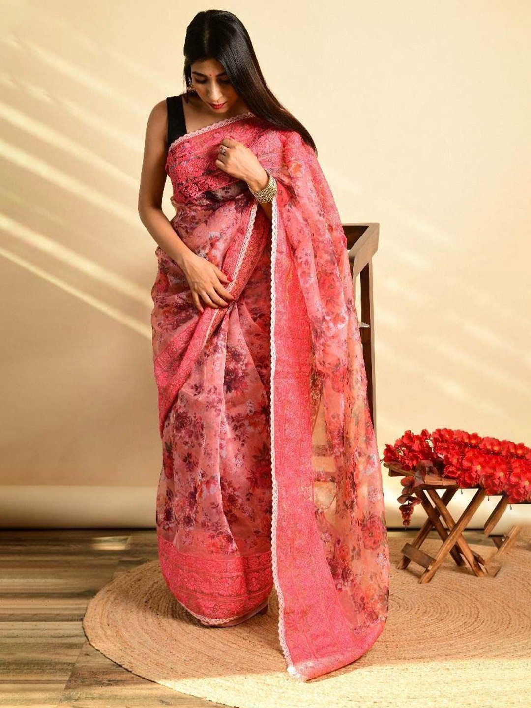 

VAMSEE Ethnic Motifs Embroidered Organza Saree, Pink