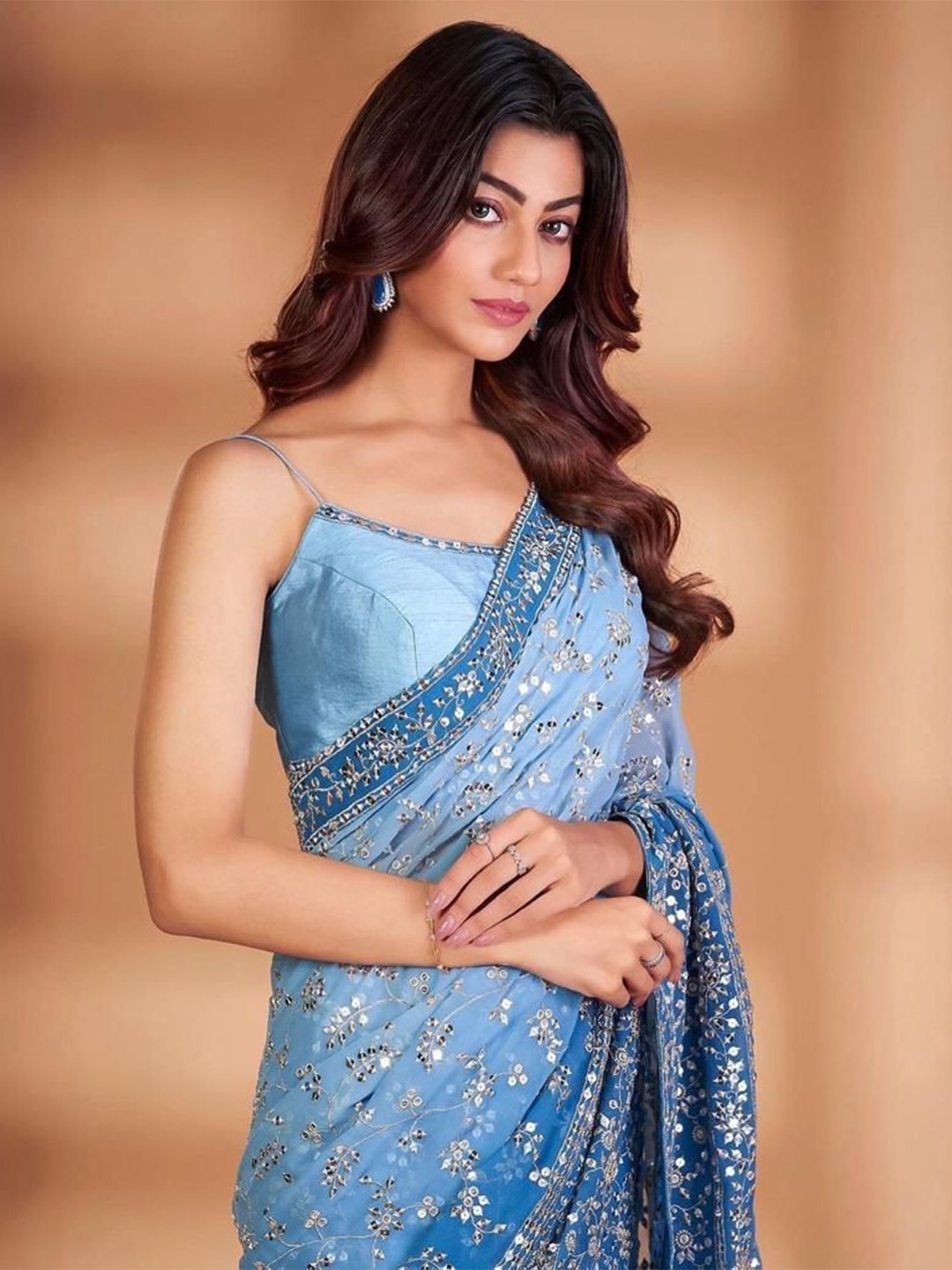 

VAMSEE Ethnic Motifs Mirror Work Organza Saree, Blue
