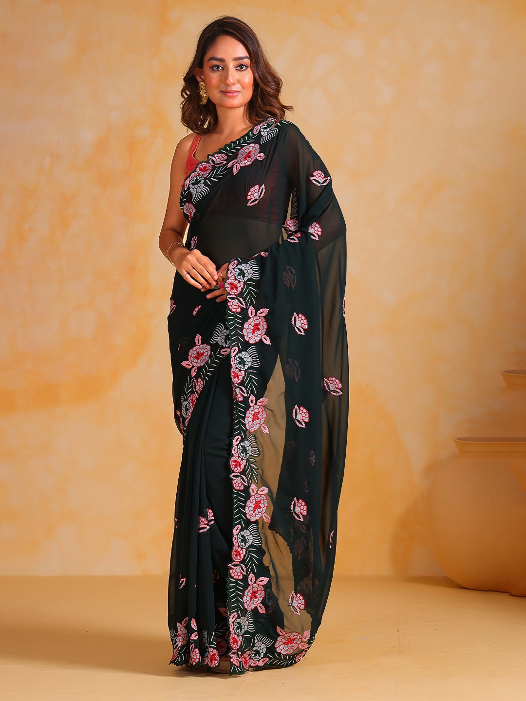 

VAMSEE Ethnic Motifs Embroidered Saree, Black