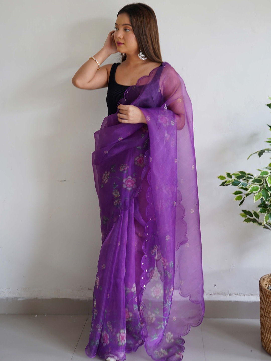 

VAMSEE Women Floral Embroidered Organza Saree, Purple