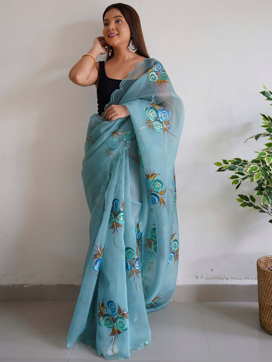 

VAMSEE Embroidered Sequinned Floral Saree, Blue