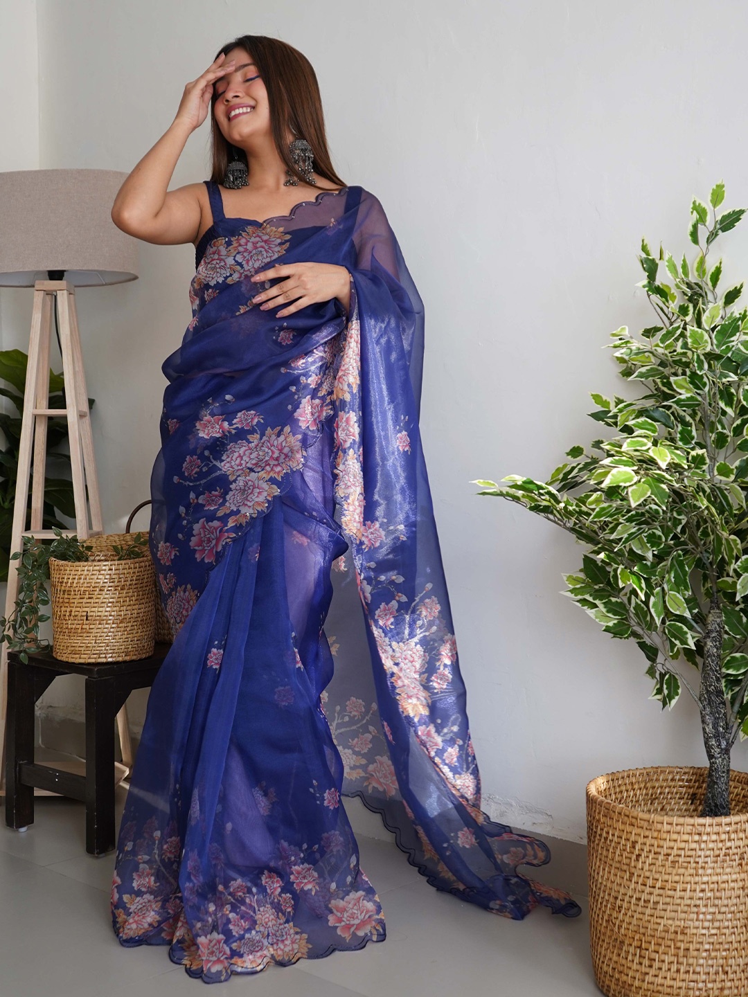 

VAMSEE Embroidered Sequinned Ethnic Motif Saree, Navy blue