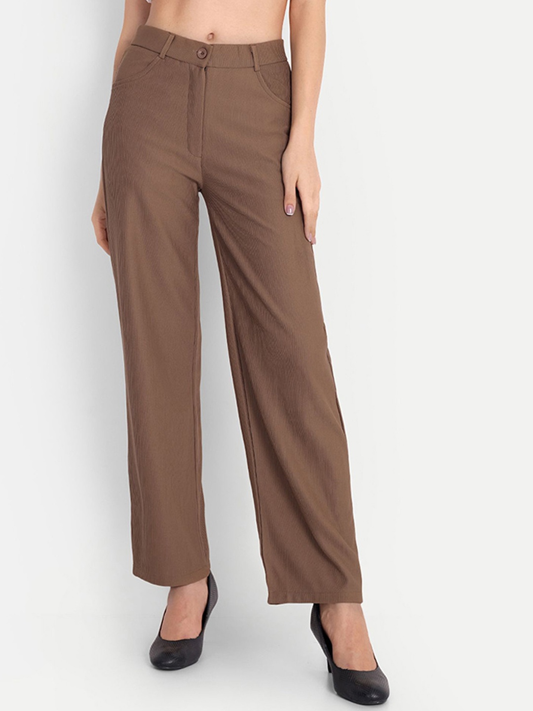 

FNOCKS Women Solid Relaxed Straight Fit Mid-Rise Parallel Trousers, Brown