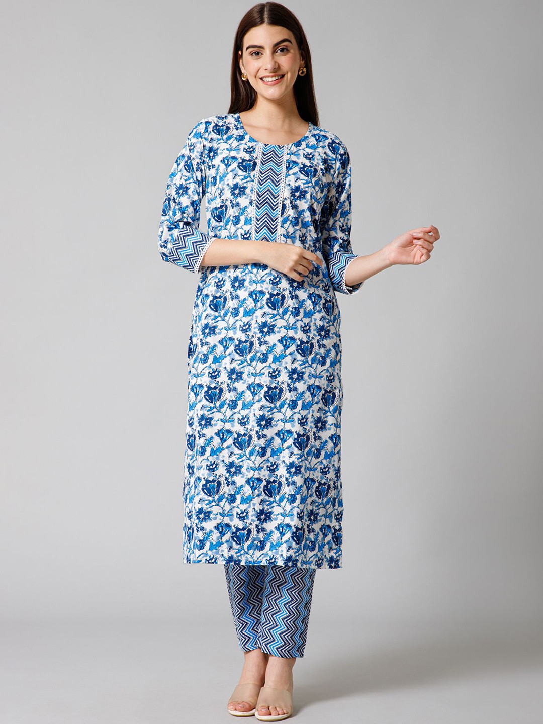 

VIRICA Floral Printed Round Neck Linen Straight Kurta with Trousers, Blue
