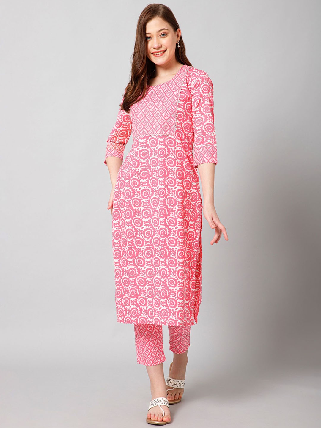 

VIRICA Round Neck Floral Printed Regular Straight Kurta with Trousers, Pink