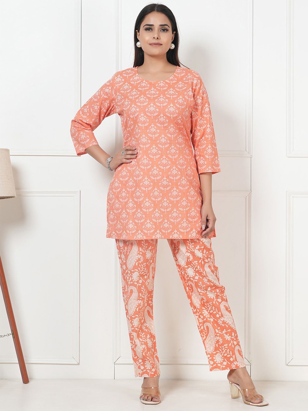 

Kaftanize Floral Printed Straight Pure Cotton Kurta with Pyjamas, Peach