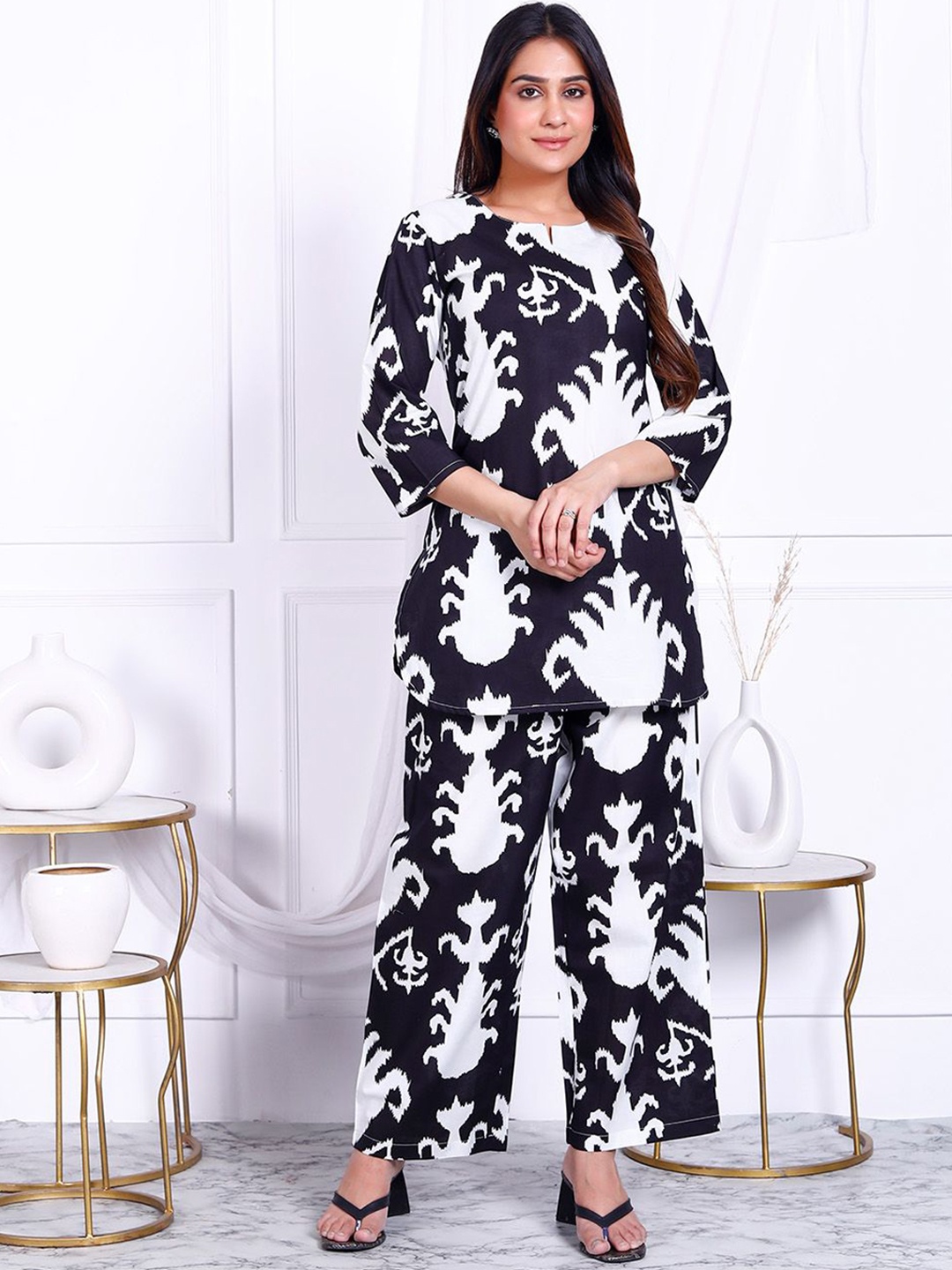 

Kaftanize Ethnic Motifs Printed Pure Cotton Straight Kurti with Pyjama, Black