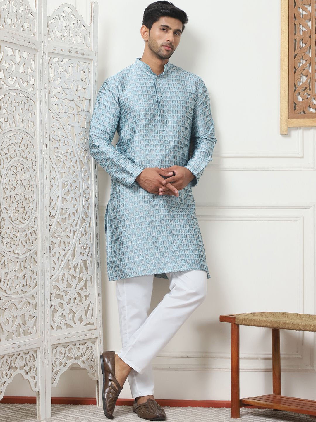 

Anouk Mandarin Collar Floral Regular Straight Kurta with Pyjamas, Turquoise blue