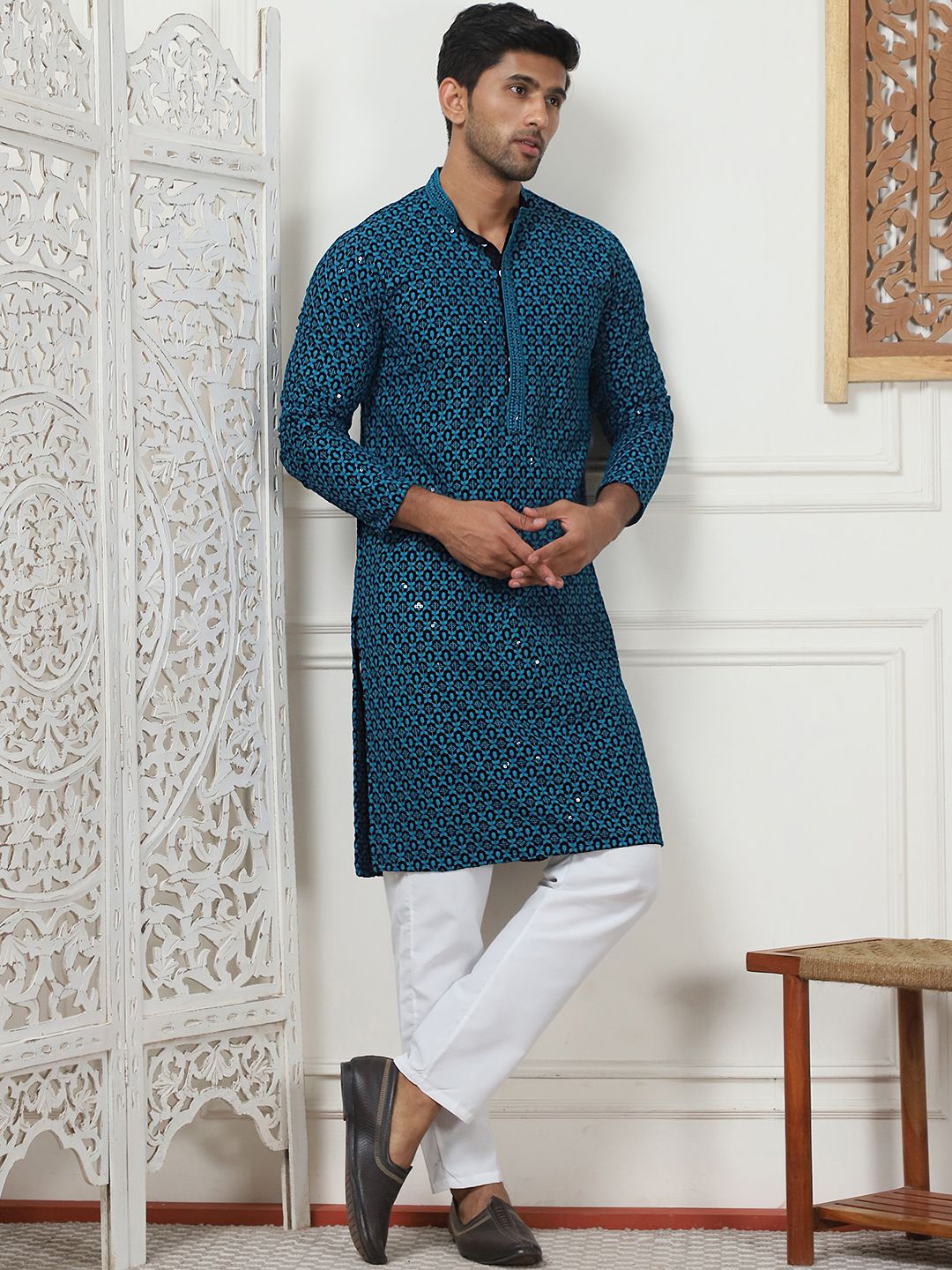 

Anouk Embroidered Regular Sequinned Kurta with Pyjamas, Blue