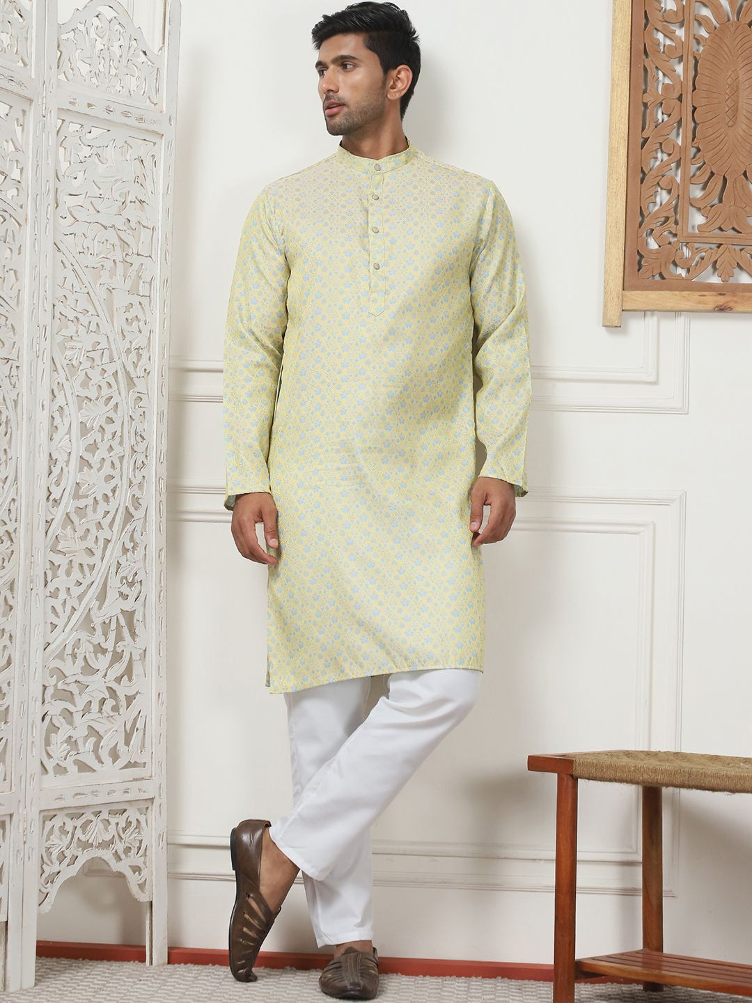 

Anouk Lime Green Floral Woven Design Jacquard Weave Silk Cotton Kurta & Pyjamas