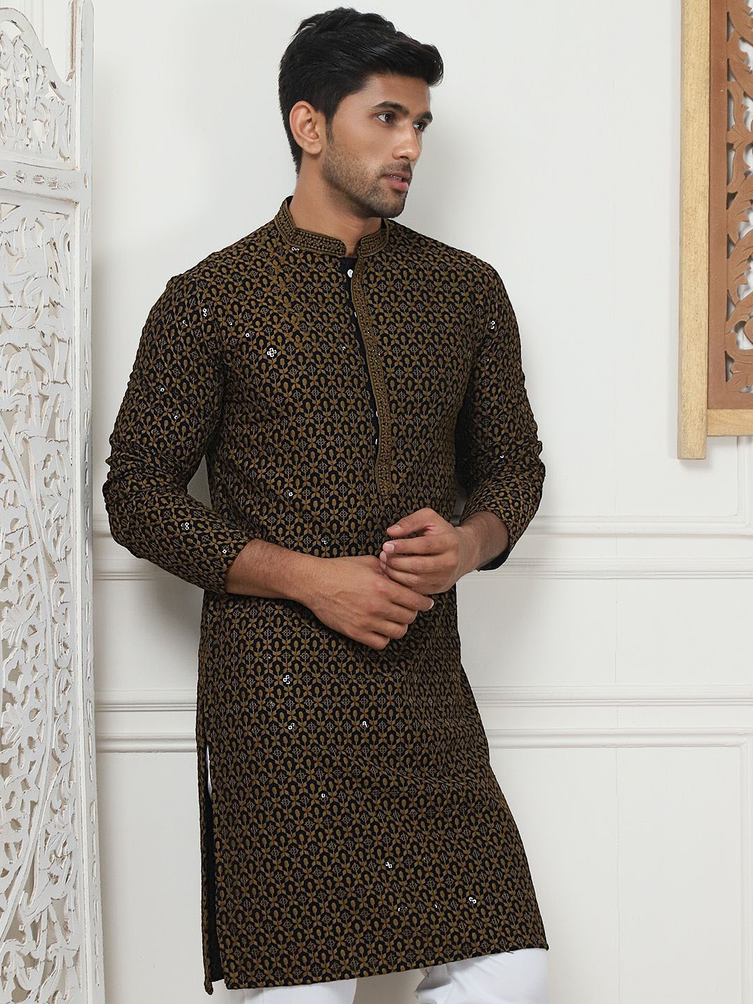 

Anouk Green Floral Embroidered Sequinned Mandarin Collar Regular Kurta with Pyjamas