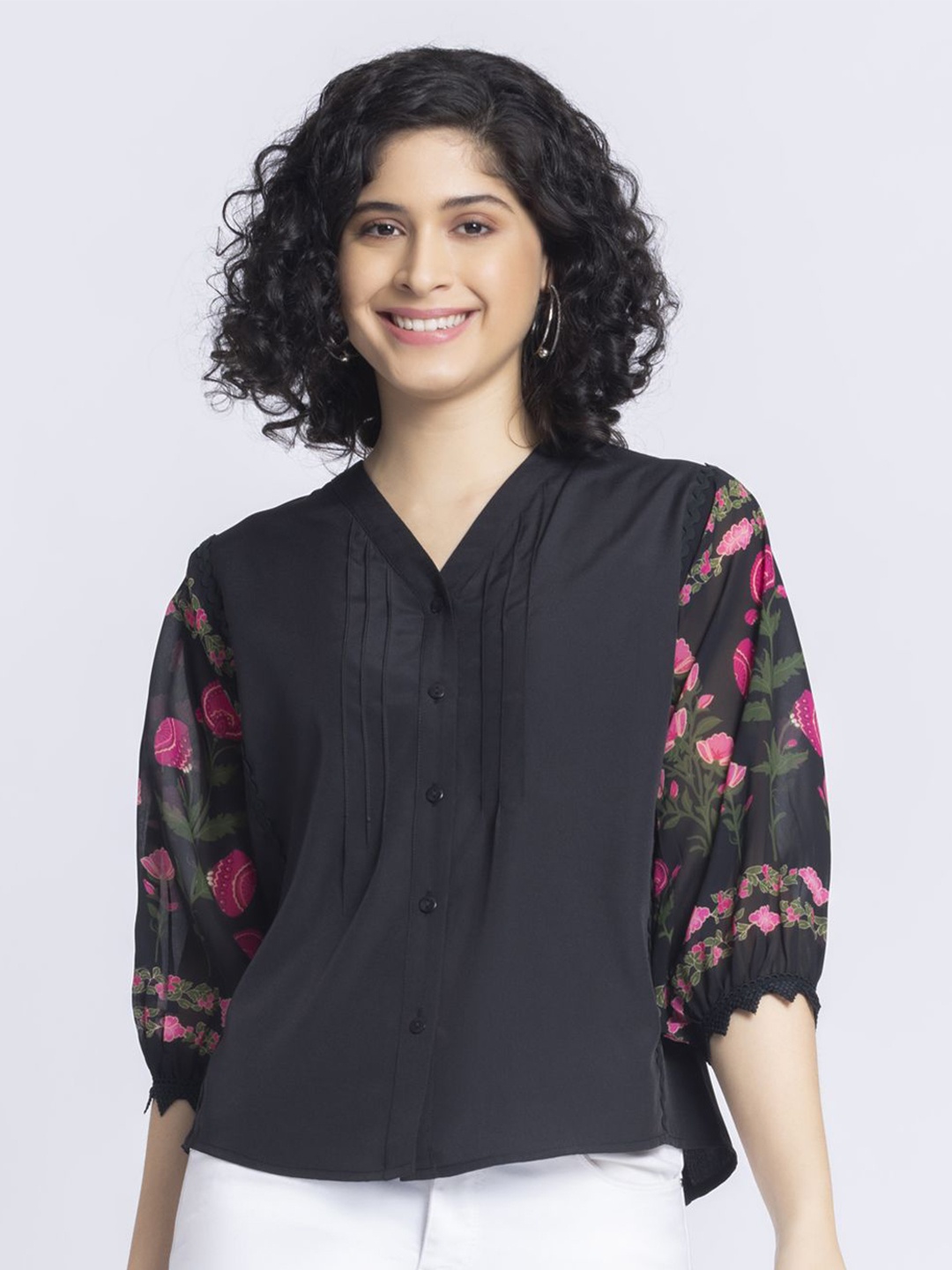 

SHAYE Women V-Neck Puff Sleeves Floral Shirt Style Top, Black