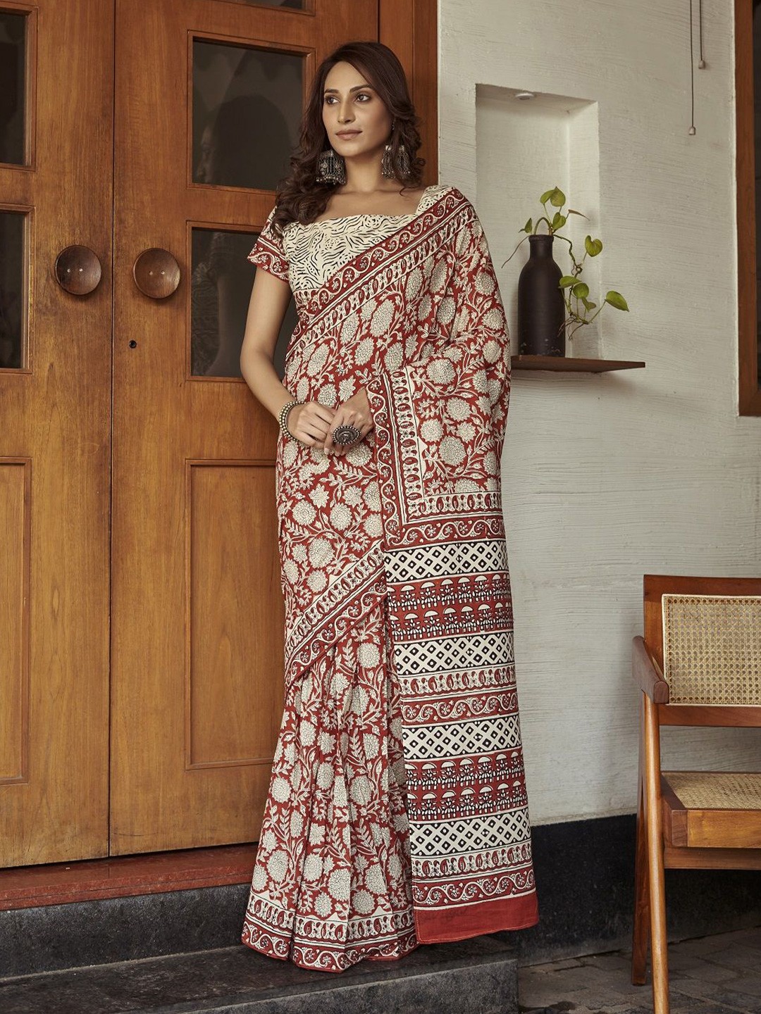 

Kalista Floral Pure Cotton Ready to Wear Bagru Saree, Maroon