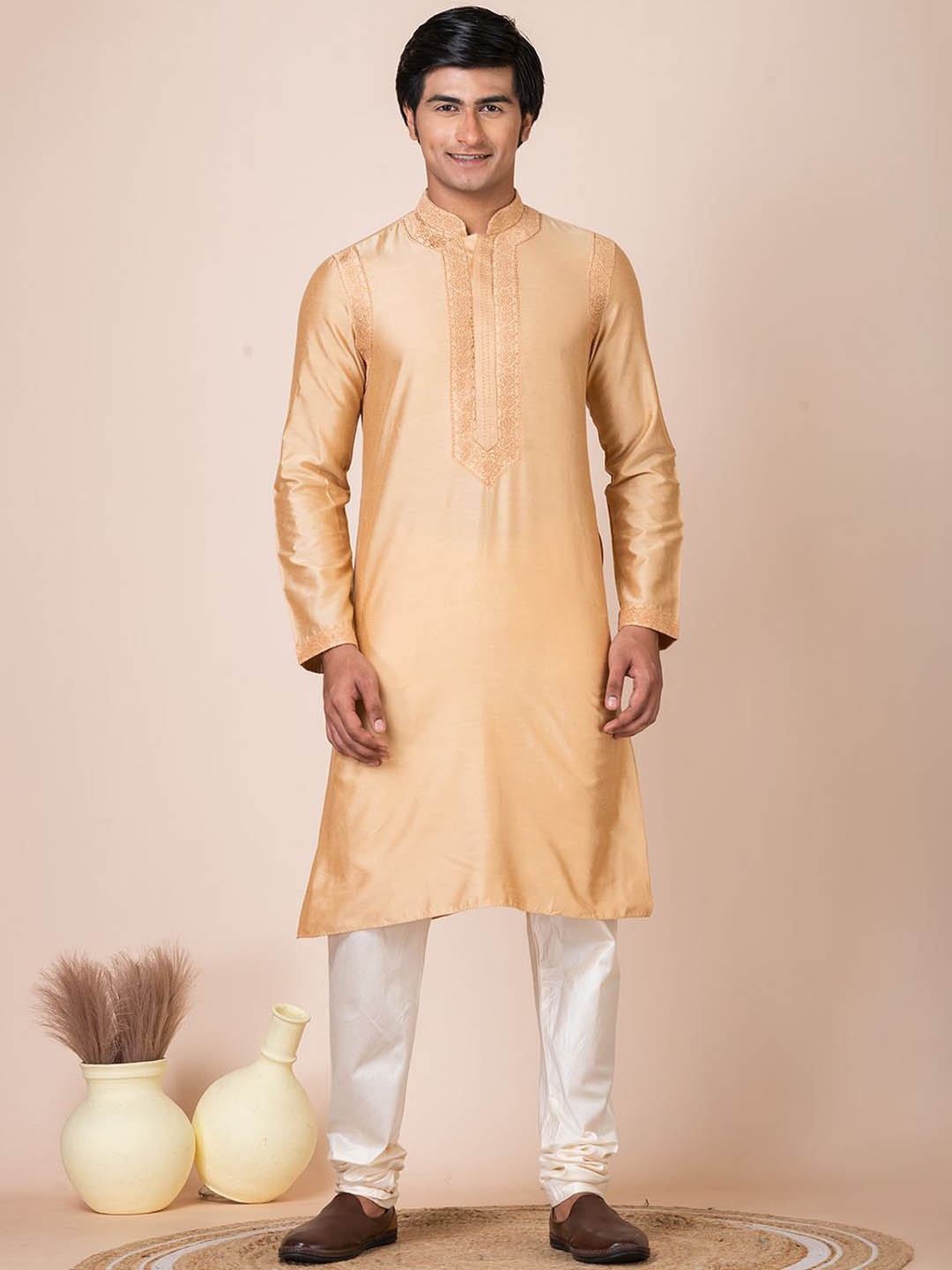

HU - Handcrafted Uniquely Mandarin Collar Thread Work Straight Kurta, Gold