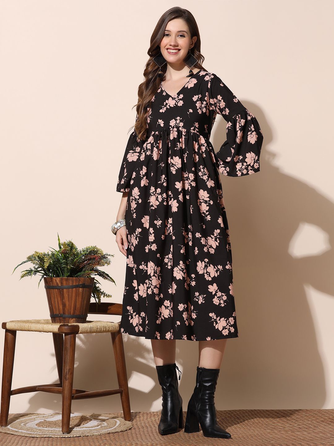 

FASHION DREAM Floral Print Bell Sleeve Crepe Empire Midi Dress, Black