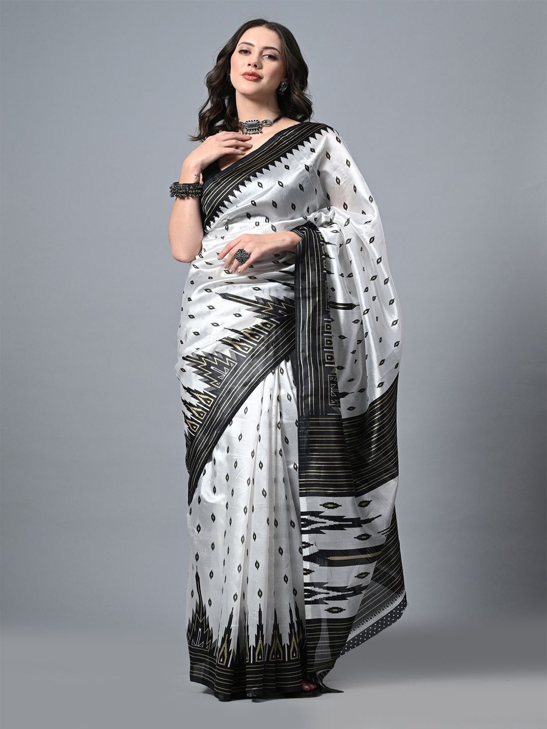 

CLAFOUTIS Ethnic Motifs Bhagalpuri Saree, Black