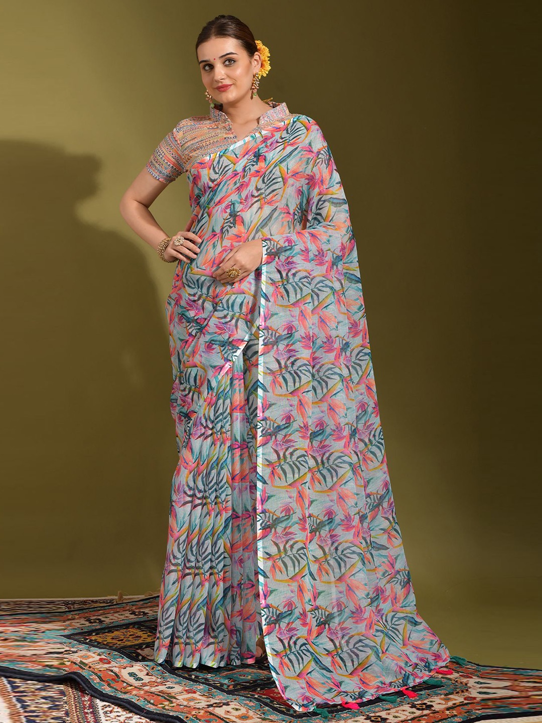 

Manu Designer Floral Pure Linen Saree, Grey