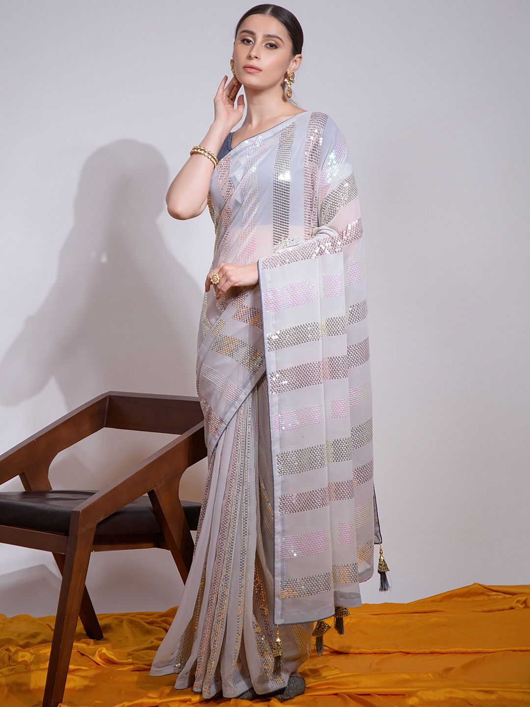 CANIZZARO Embellished Sequinned Pure Georgette Heavy Work Saree, Grey