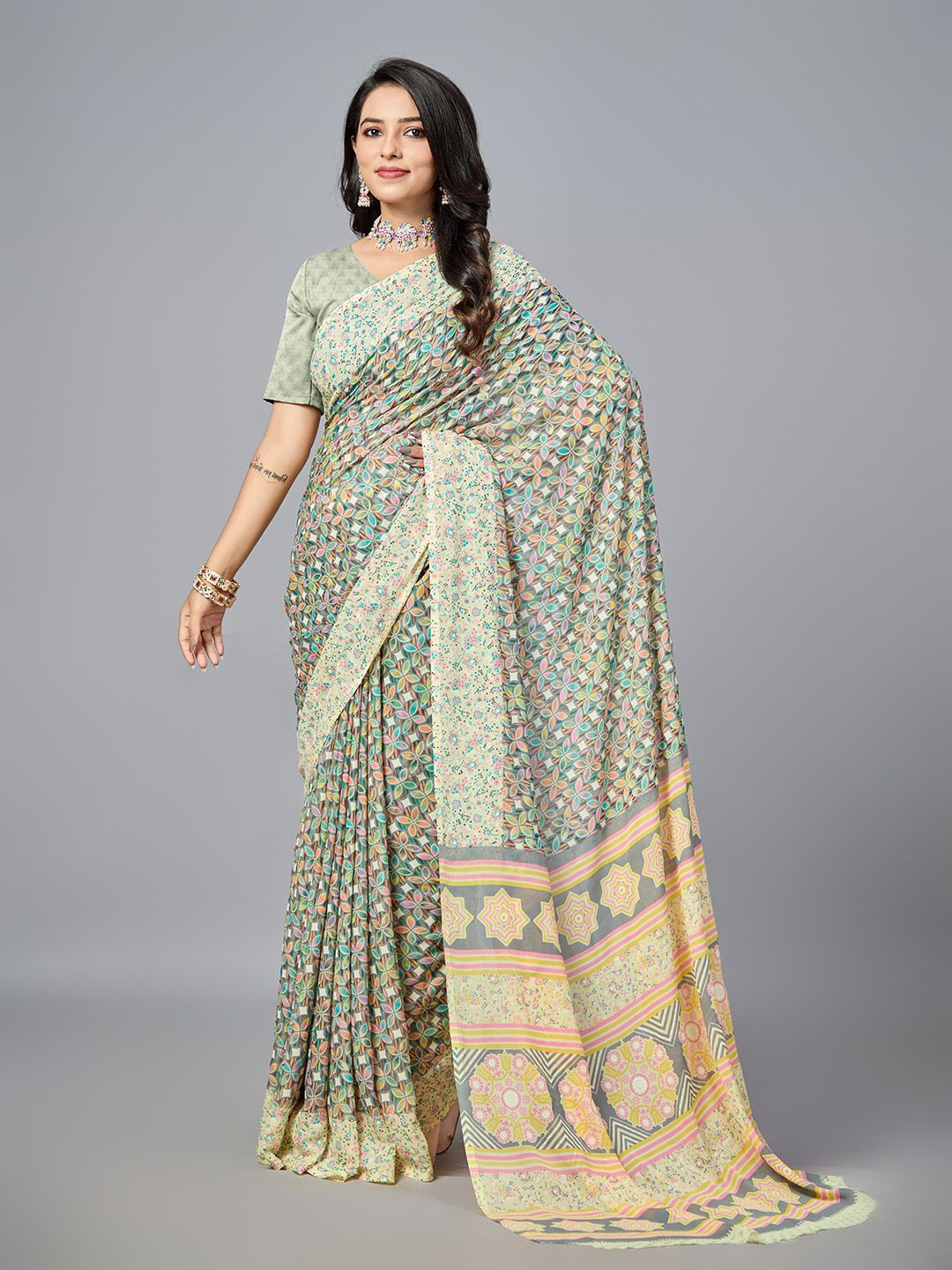 

NIRMAL CREATION Ethnic Motif Saree with Blouse, Green