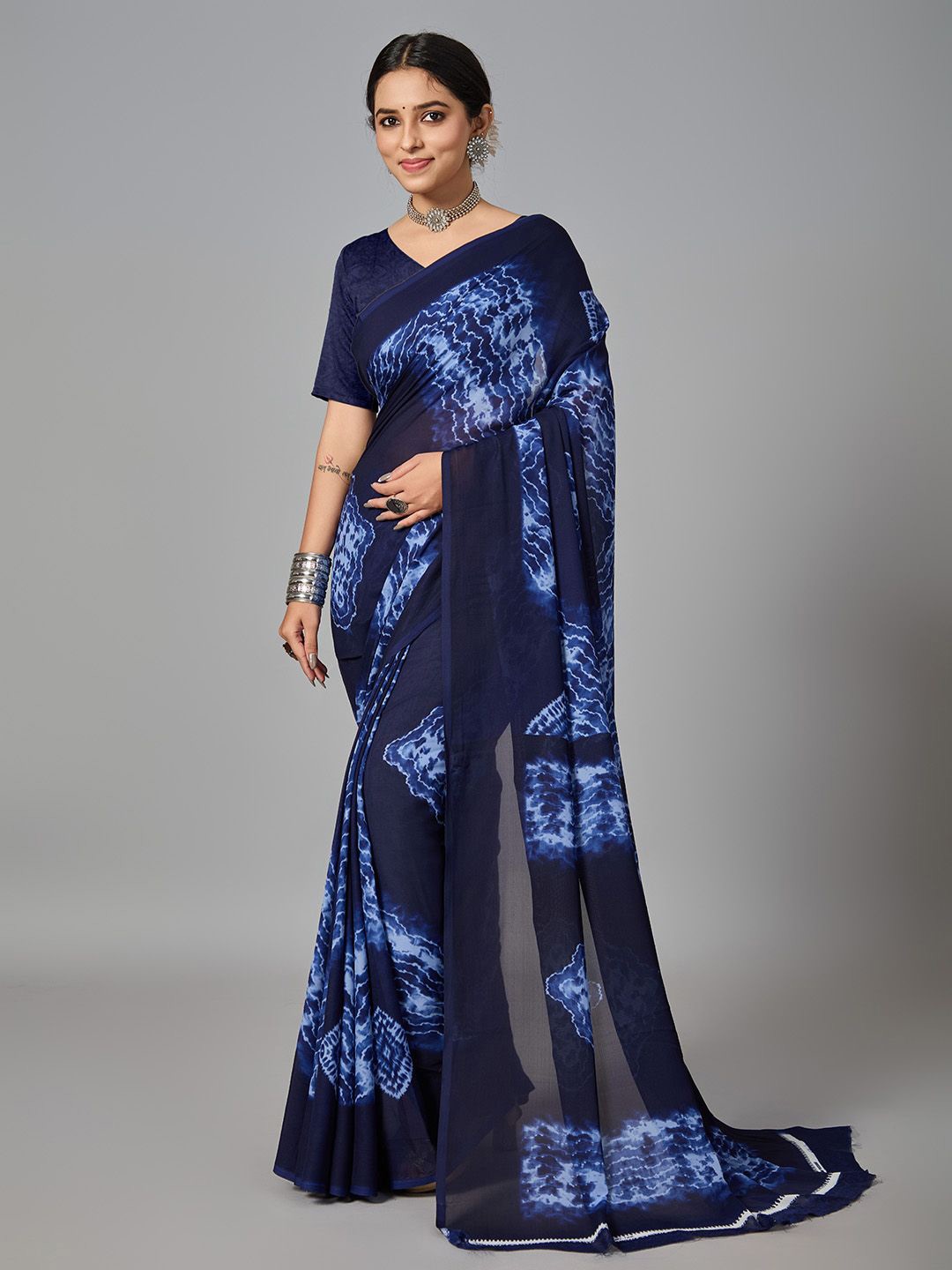

NIRMAL CREATION Tie and Dye Printed Saree, Navy blue