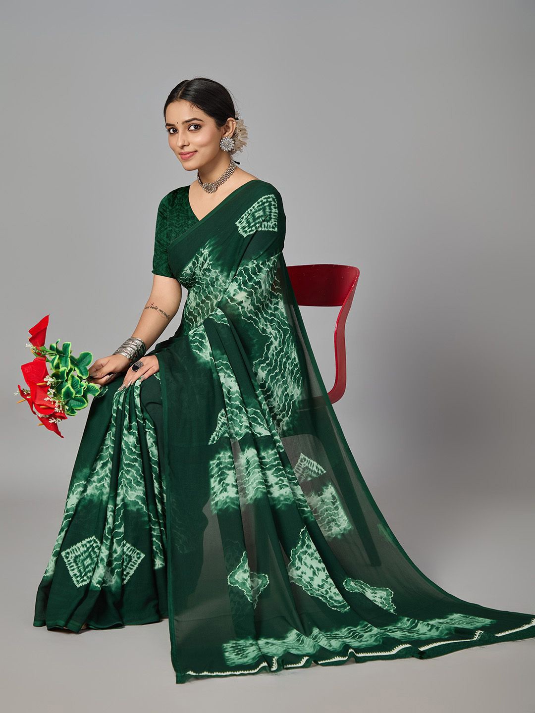 

NIRMAL CREATION Geometric Solid Border Saree, Green