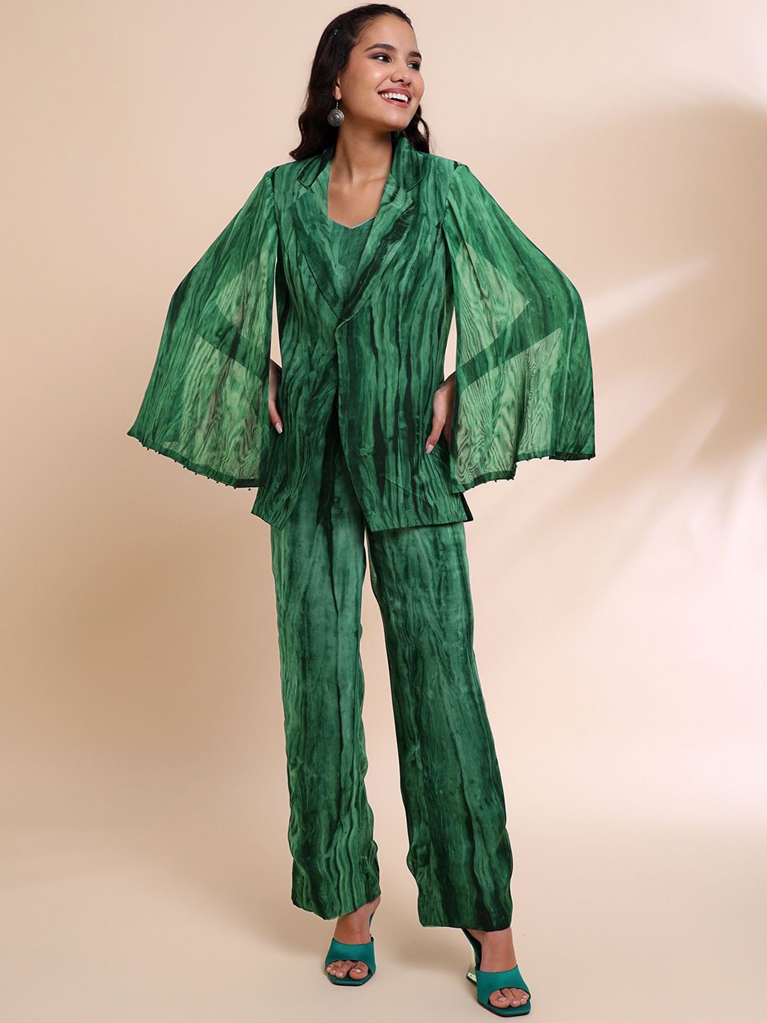 

RIRASA Sukeshi Printed Top With Jacket & Palazzo, Green
