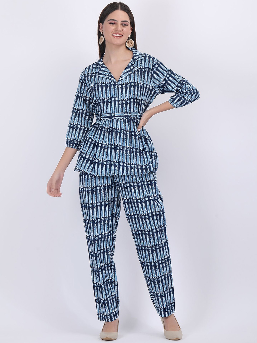 

THE FAMILIAR HANDICRAFTS Printed Notched Collar Top With Trouser, Navy blue