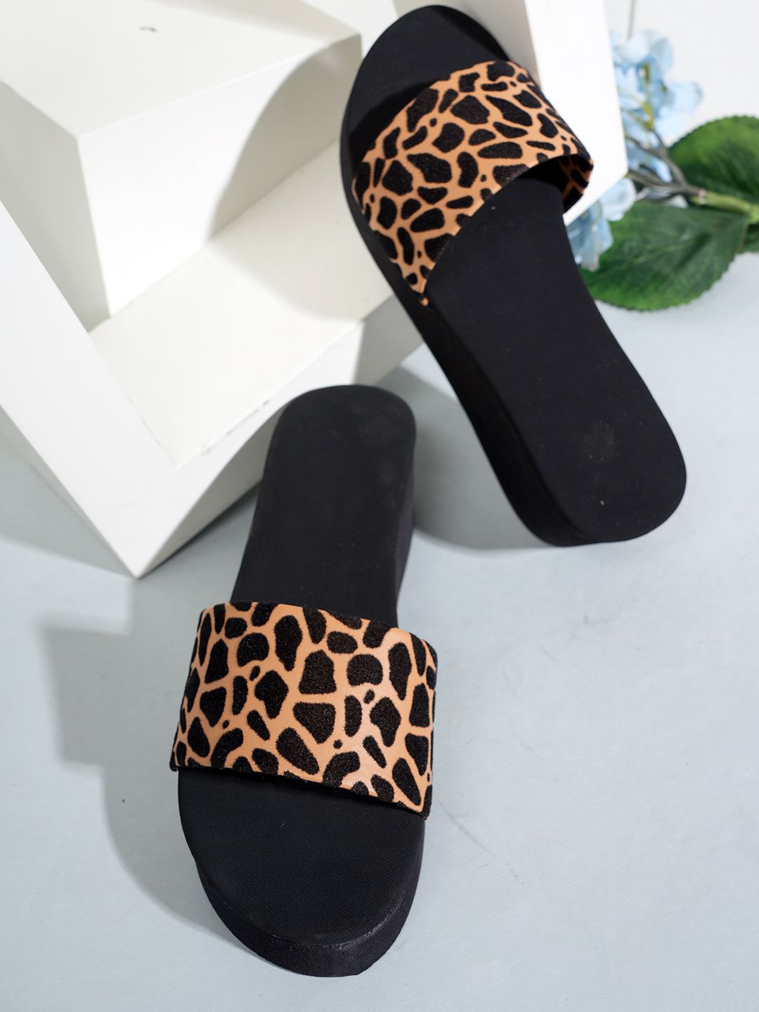 

Walkfree Printed Open Toe Wedges Heel, Brown