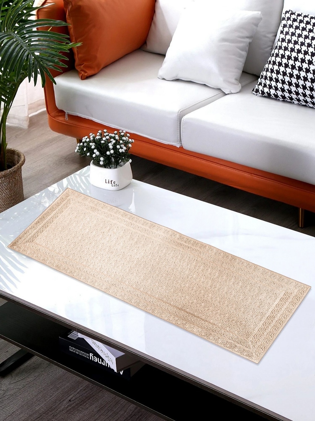 

LooMantha Copper Toned Abstract Table Runner