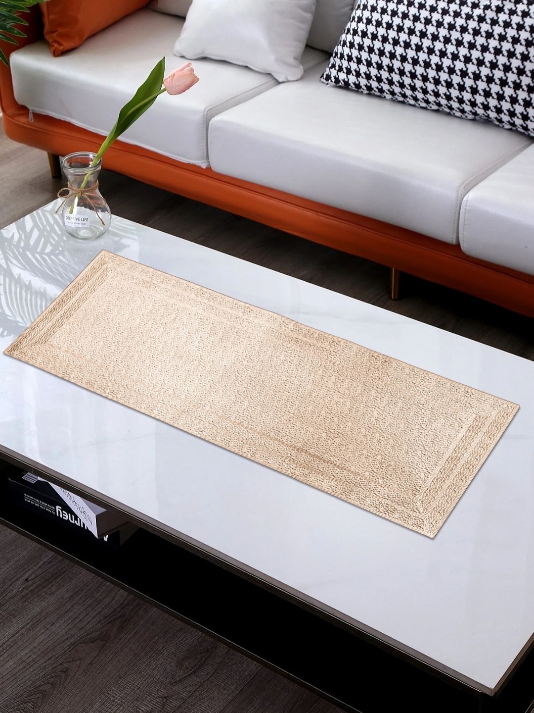 

LooMantha Gold Toned Abstract Textured Table Runner