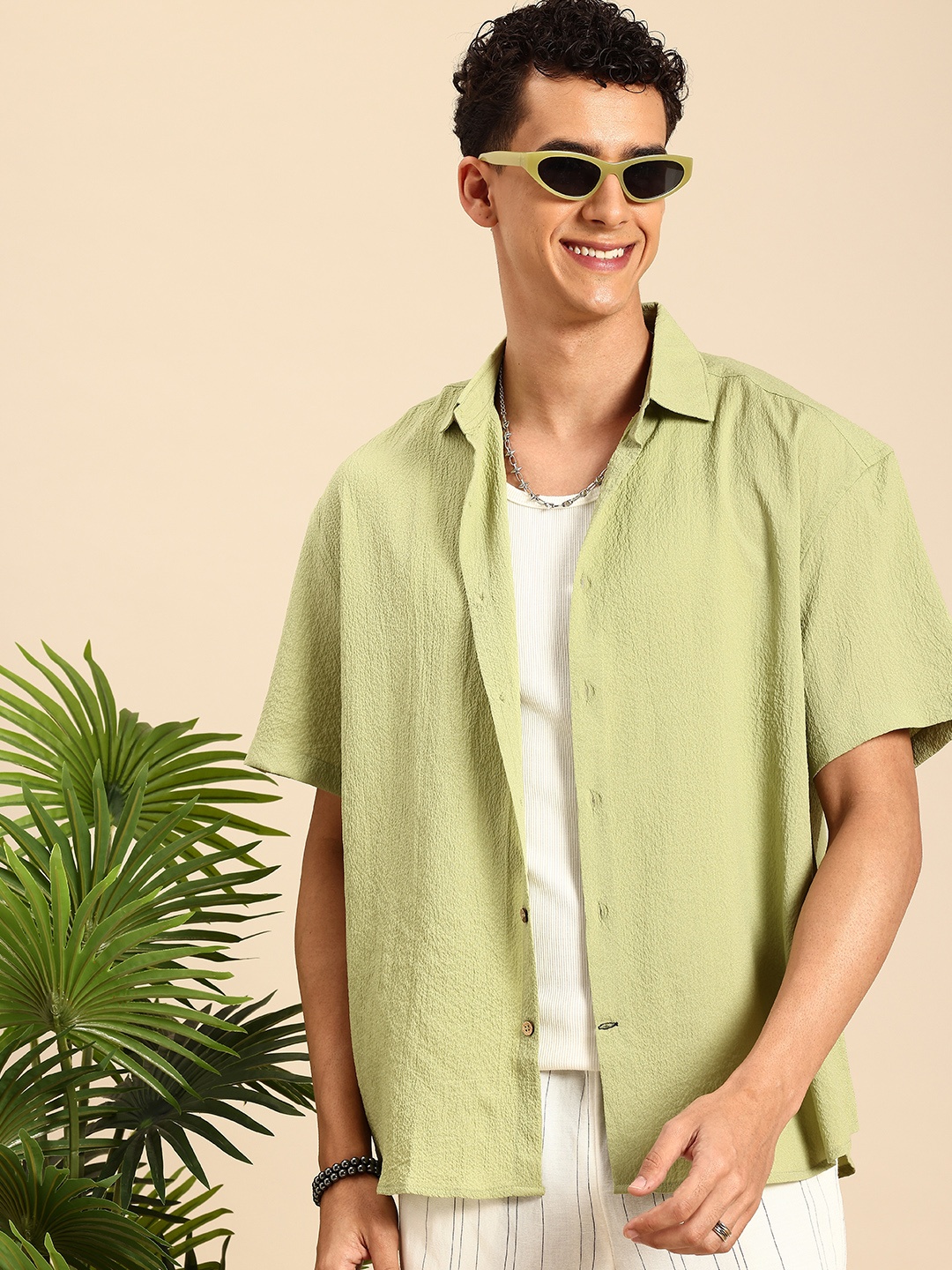 

Mast & Harbour Men Textured Relaxed Fit Casual Shirt, Green