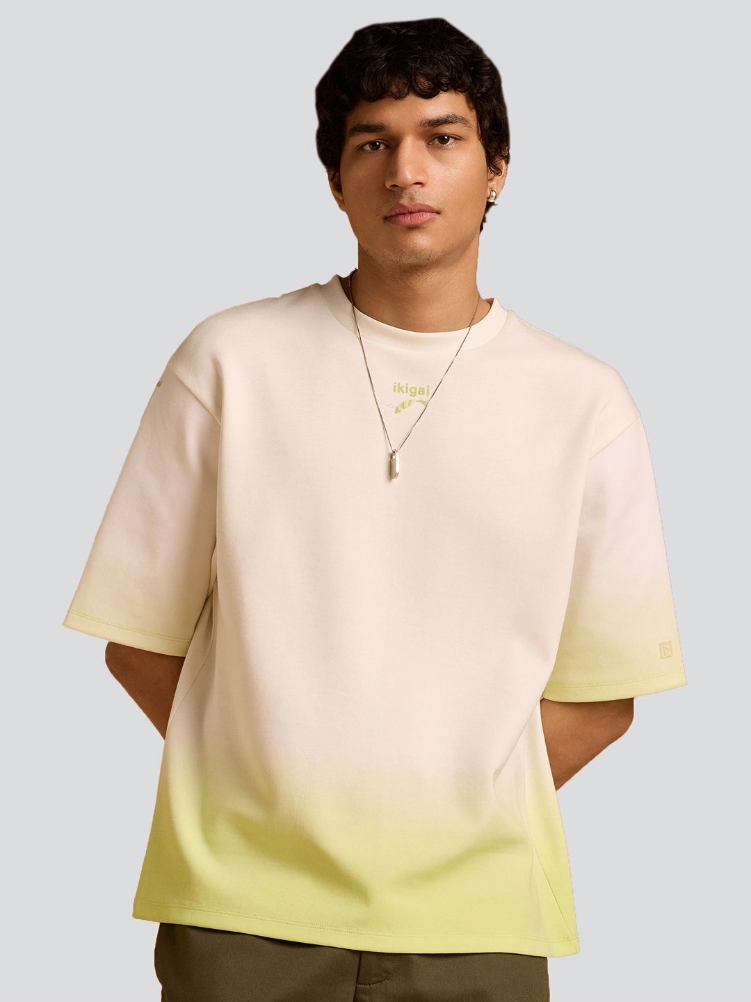 

Muvazo Unisex Drop-Shoulder Sleeves Pockets T-shirt, Cream