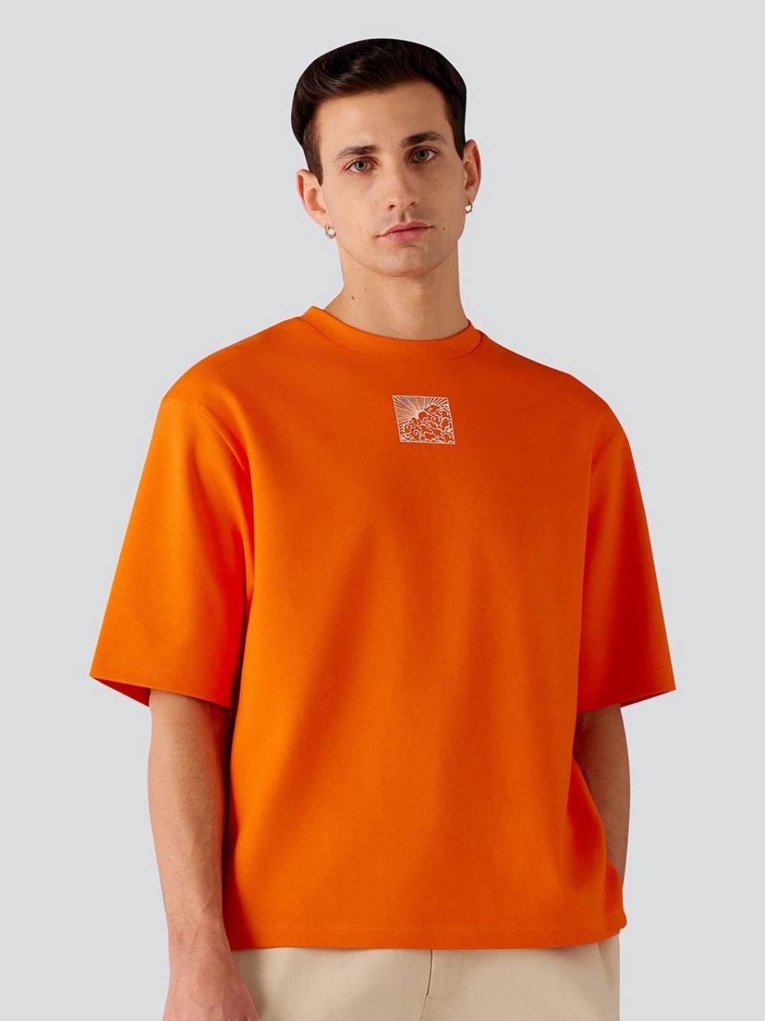 

Muvazo Unisex Extended Sleeves Pockets T-shirt, Orange