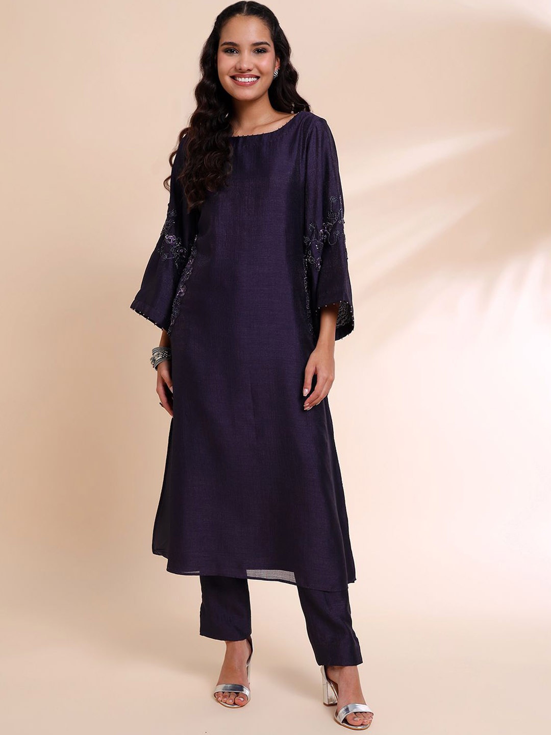 

RIRASA Beads and Stones Kurta with Trousers, Purple