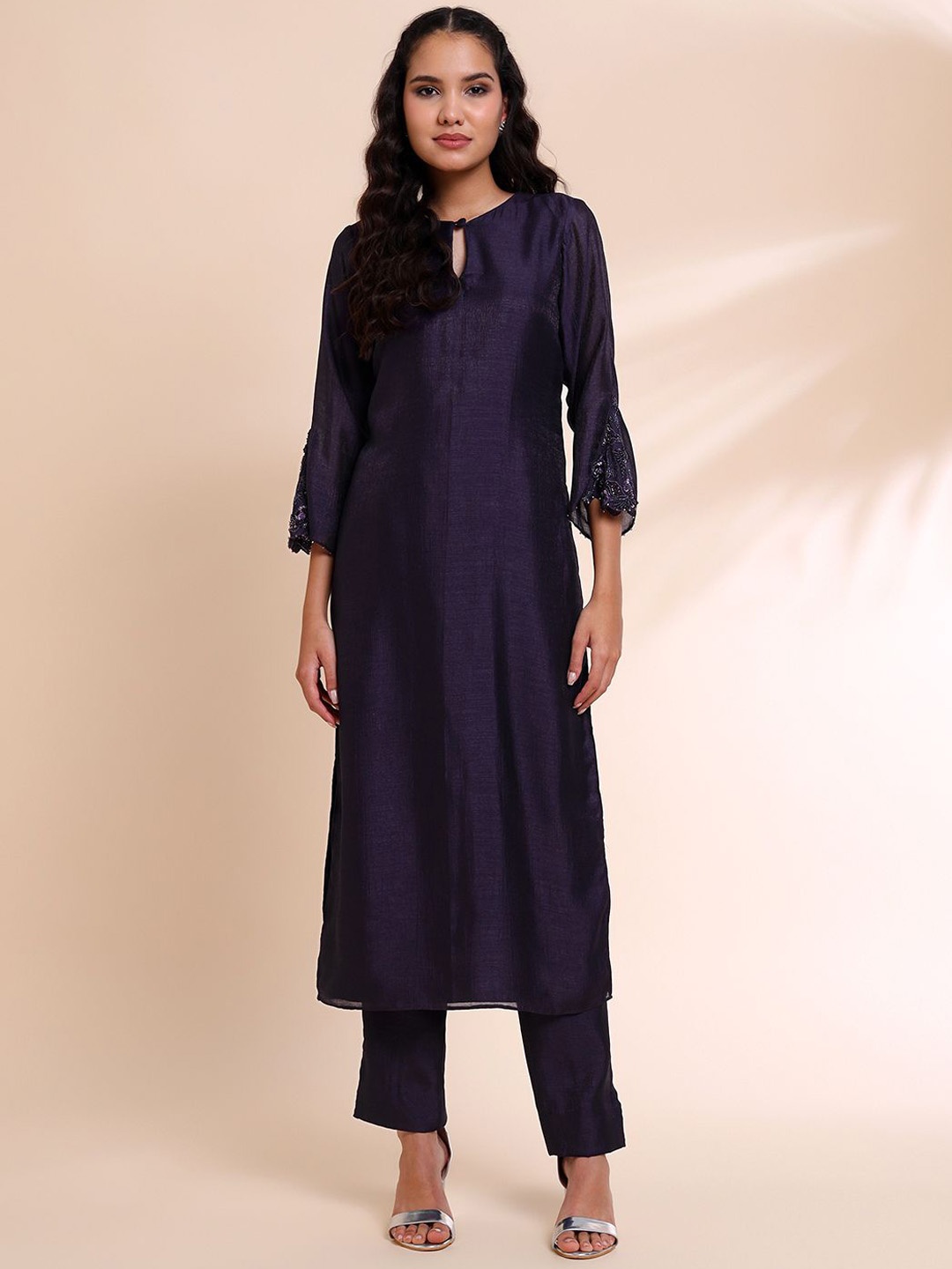 

RIRASA Keyhole Neck Flared Sleeves Beaded Straight Kurta With Trousers, Purple