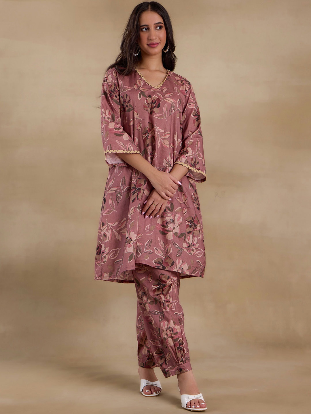 

Alaya By Stage3 Floral Printed V-Neck Regular Pure Cotton A-Line Kurta With Salwar, Pink