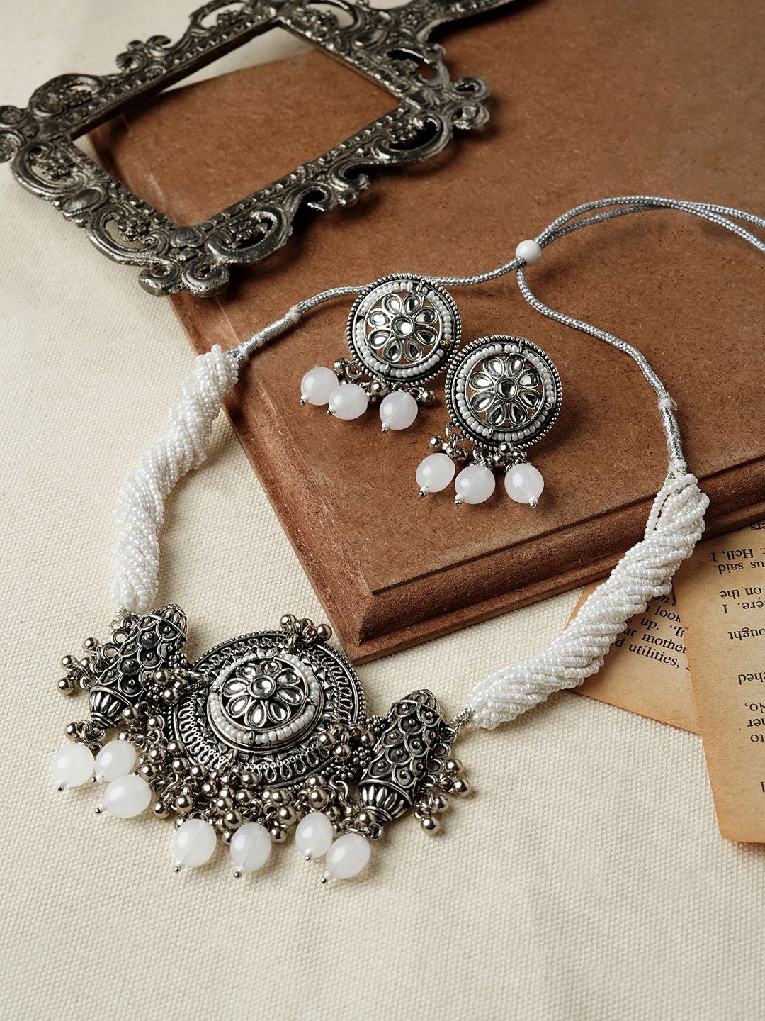 

TEEJH Oxidised Kundan Stone-Studded & Beaded Jewellery Set, Silver
