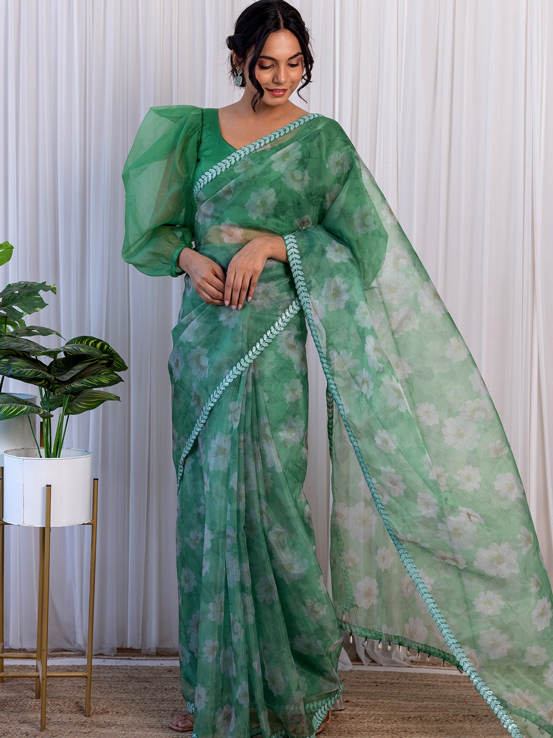 

LABEL KANUPRIYA Floral Sequinned Tassel Saree, Green