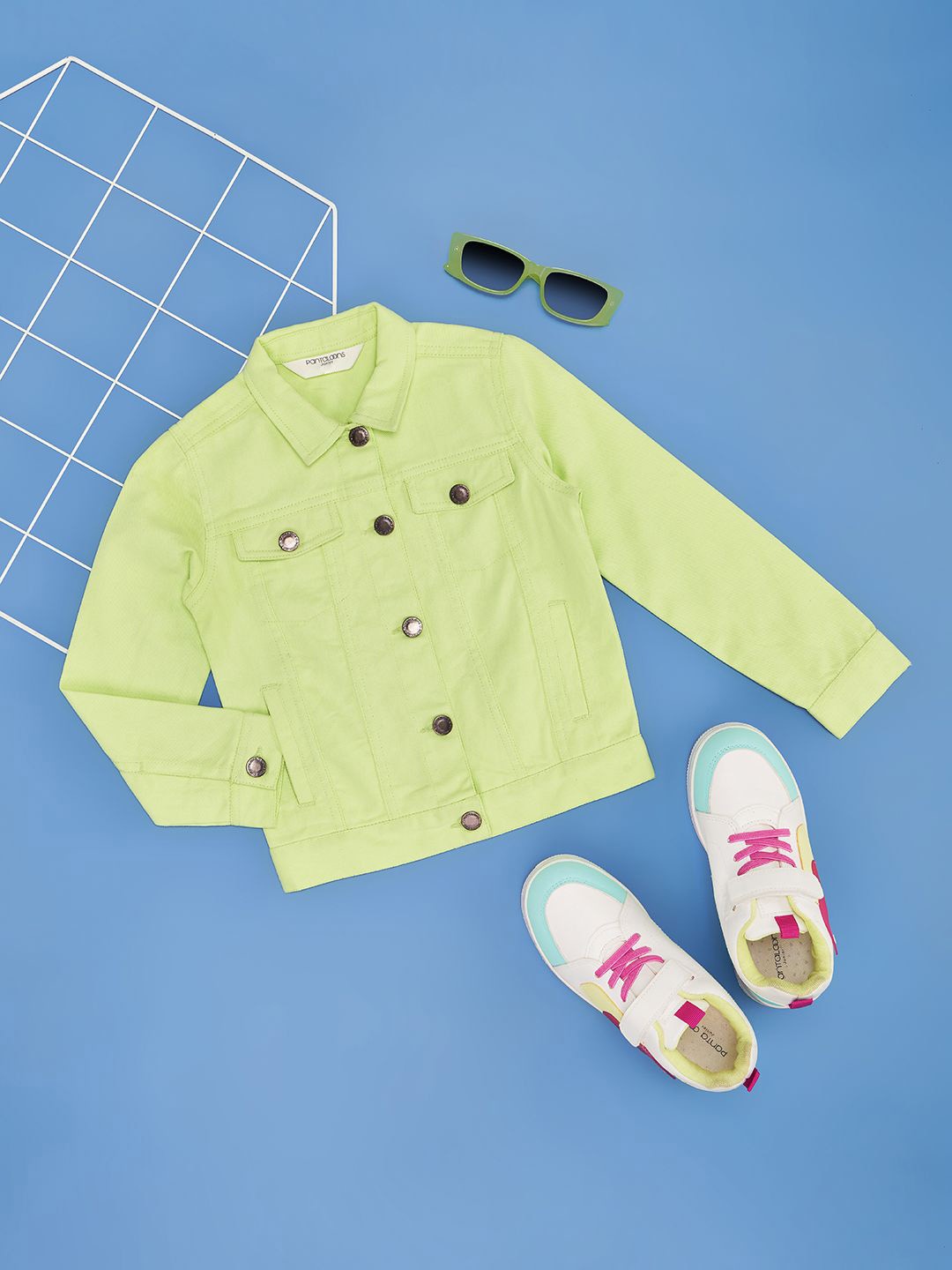 

Pantaloons Junior Solid Cotton Girls Colourblocked Puffer Jacket with Patchwork, Green