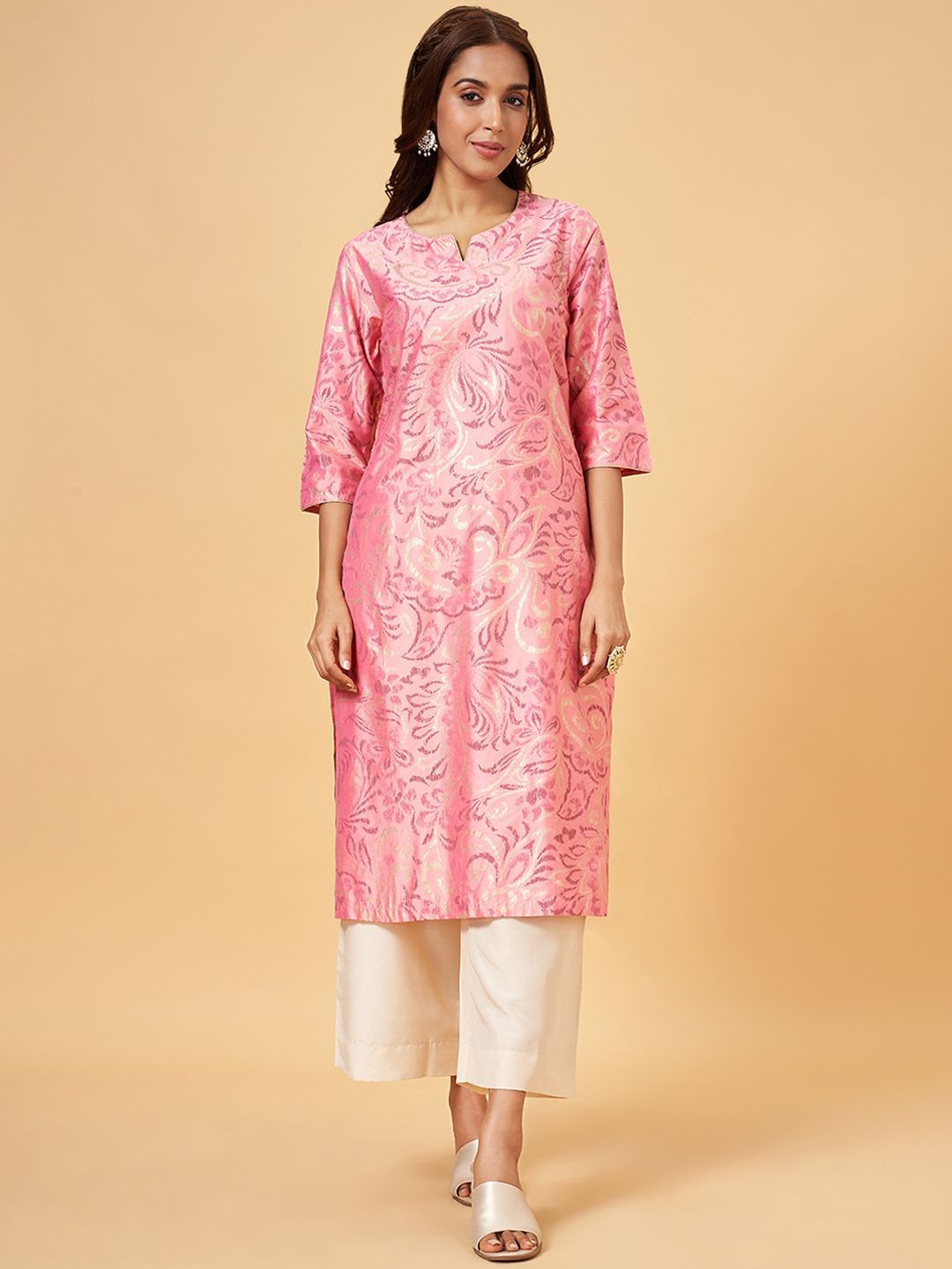 

RANGMANCH BY PANTALOONS Floral Printed Notch Neck Straight Kurta, Pink