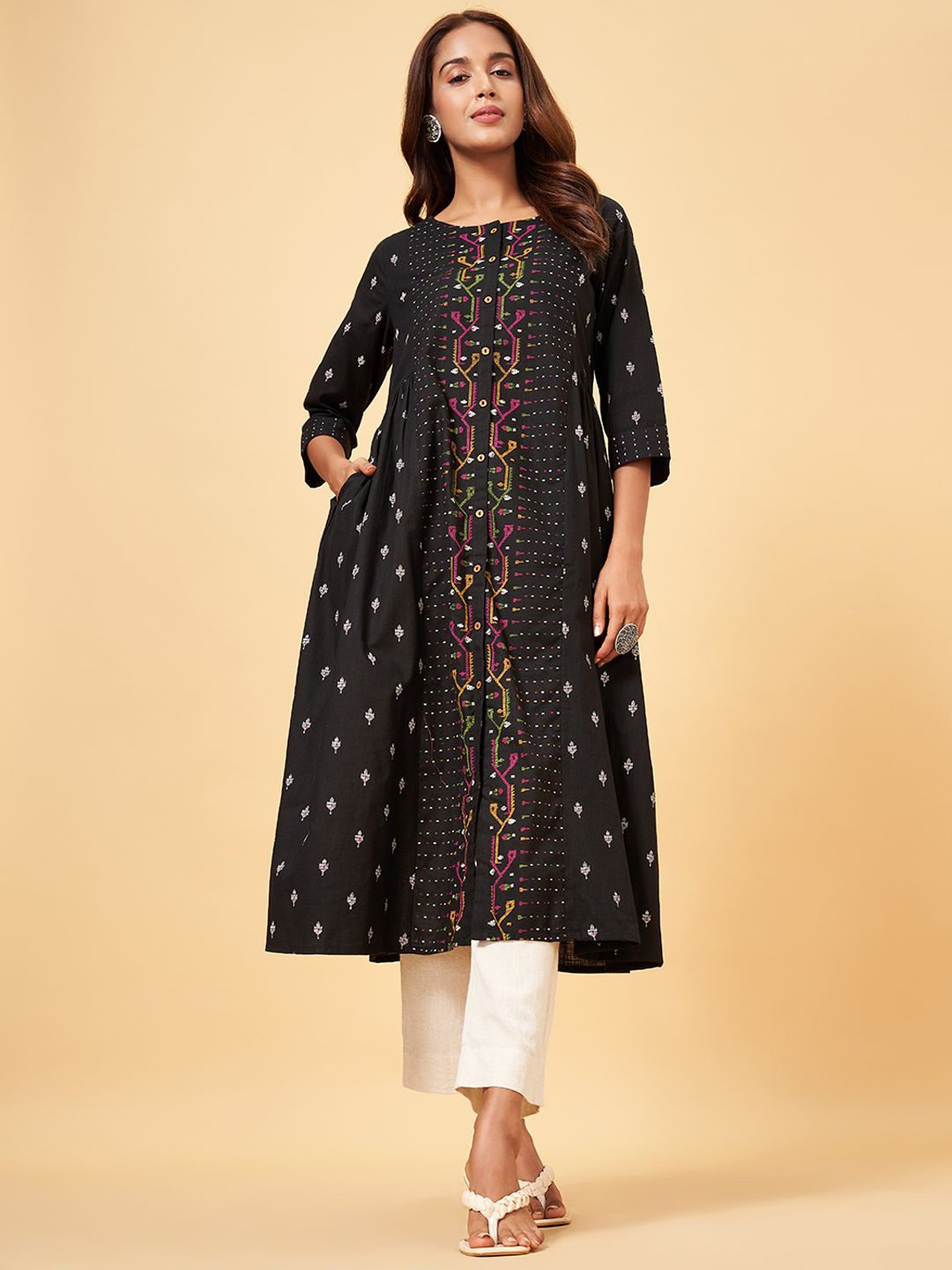 

RANGMANCH BY PANTALOONS Geometric Embroidered Pure Cotton Anarkali Kurta, Black