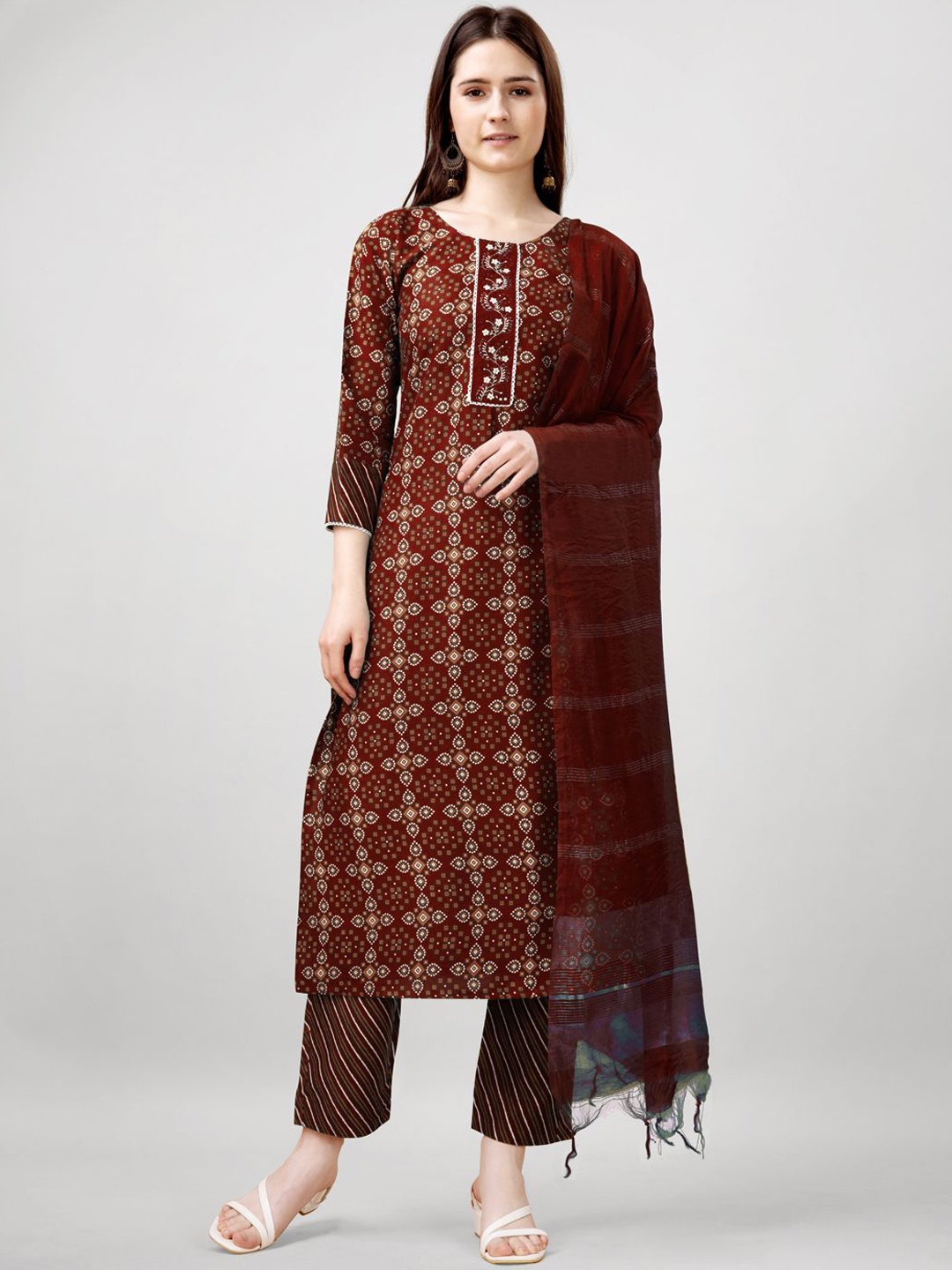 

ARADHNA Ethnic Motifs Printed Straight Kurta With Trouser & Dupatta, Maroon