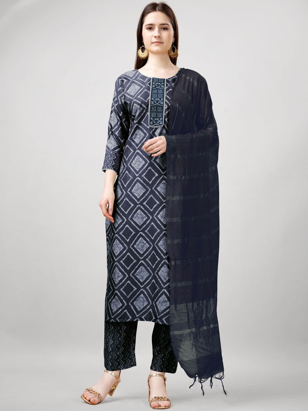 

ARADHNA Geometric Printed Thread Work Straight Kurta With Trousers & Dupatta, Grey