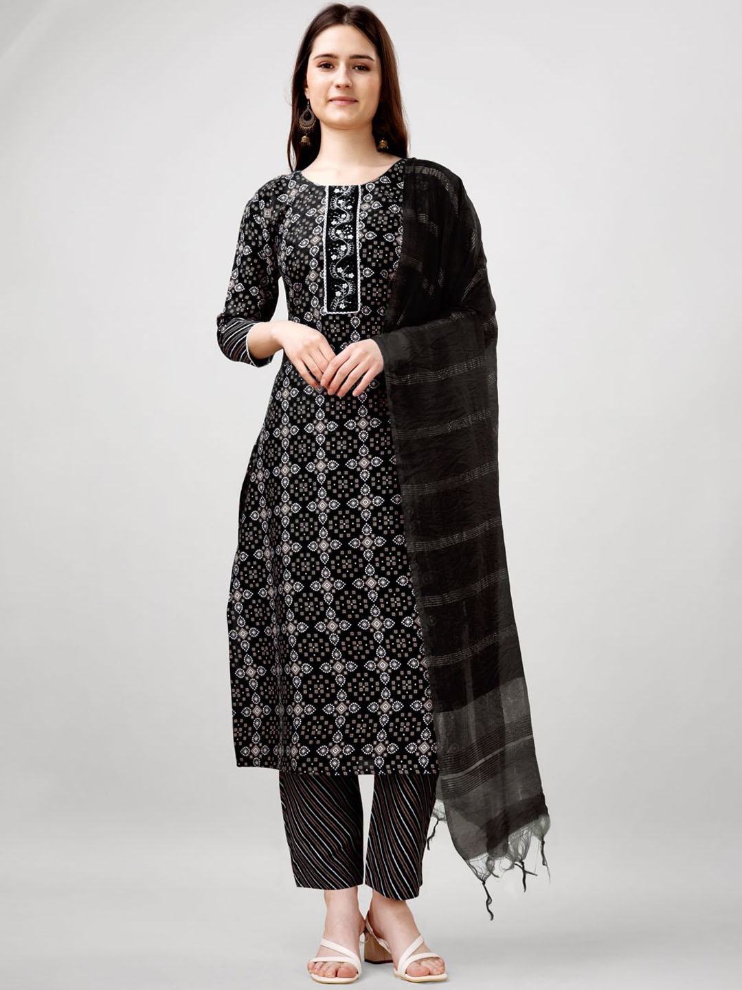 

ARADHNA Ethnic Motifs Printed Thread Work Straight Kurta With Trousers & Dupatta, Black