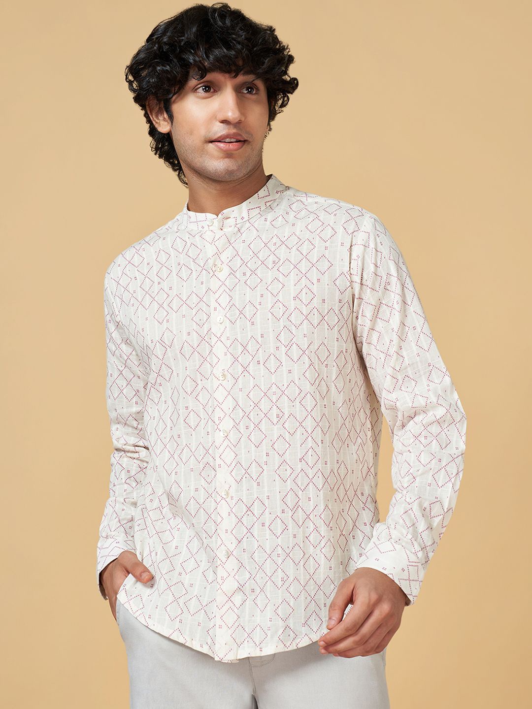 

indus route by Pantaloons Men Floral Printed Opaque Casual Shirt, White
