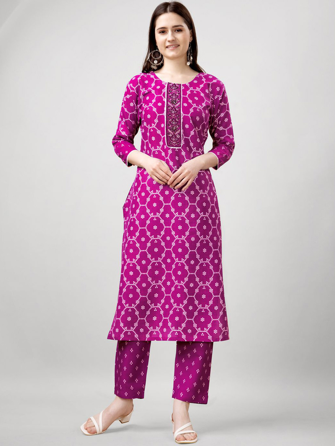 

ARADHNA Floral Printed Regular Patchwork Straight Kurta with Trousers, Pink