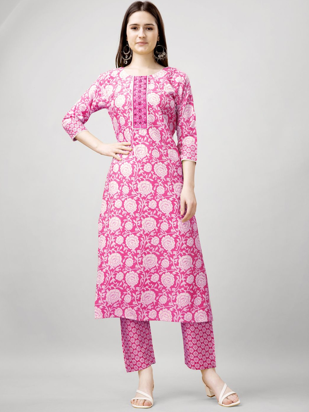

ARADHNA Floral Printed Thread Work Straight Kurta With Trousers & Dupatta, Pink
