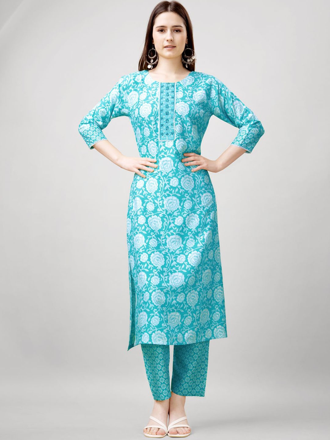 

ARADHNA Floral Printed Thread Work Straight Kurta With Trousers & Dupatta, Blue
