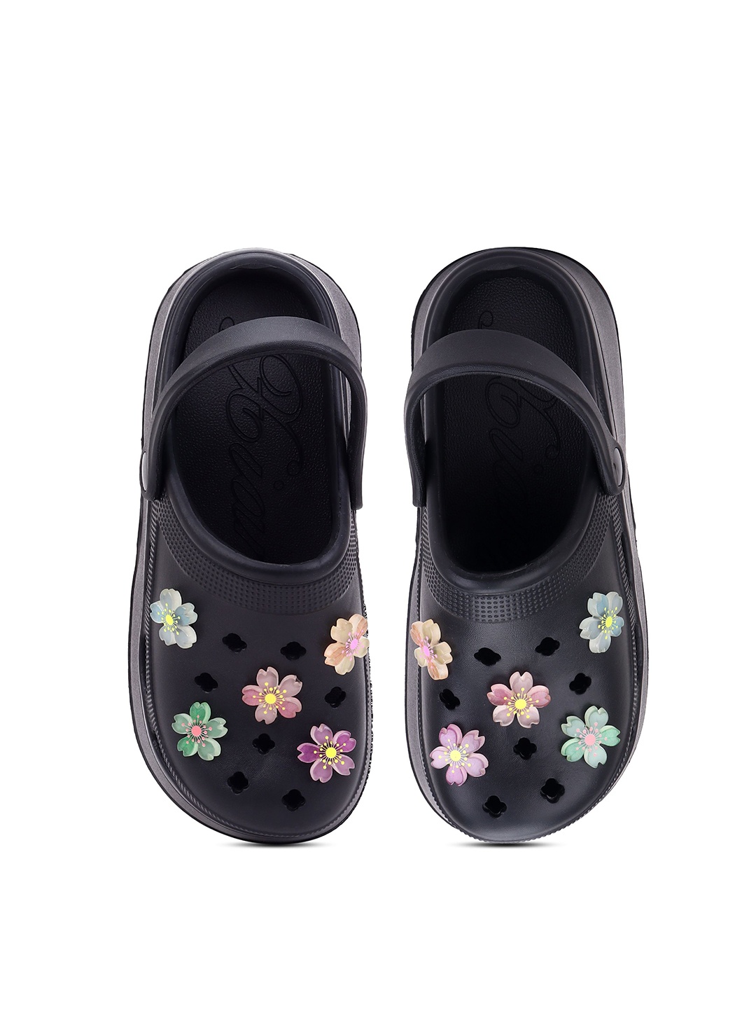 

CASSIEY Women Embellished Rubber Clogs, Black