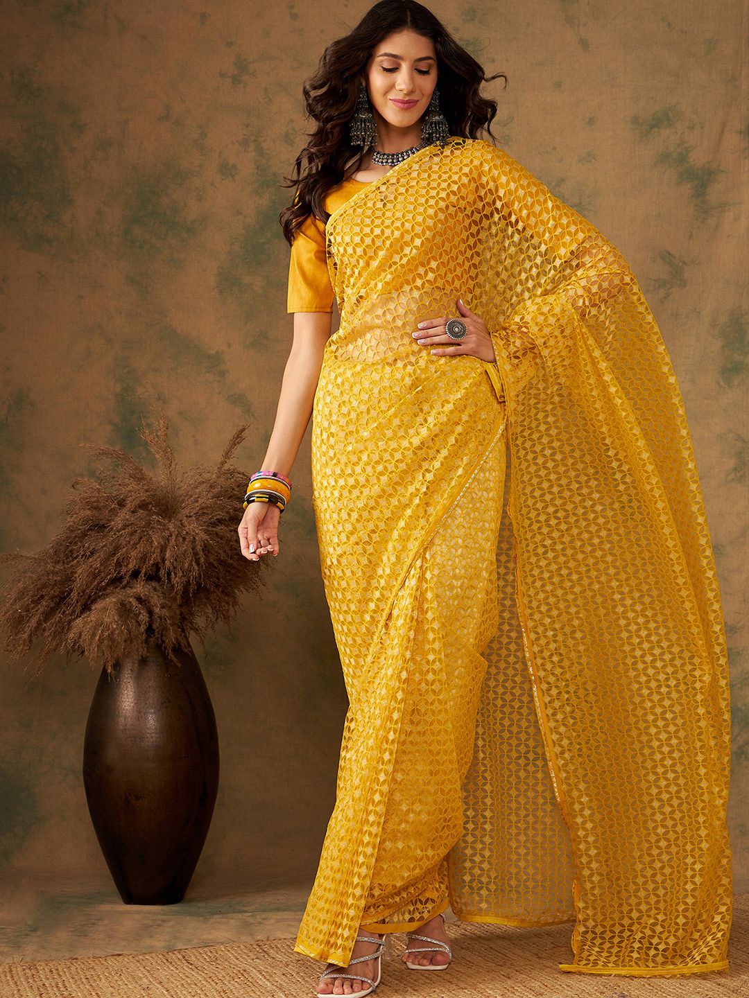 

LeeliPeeri Embroidered Net Saree, Yellow